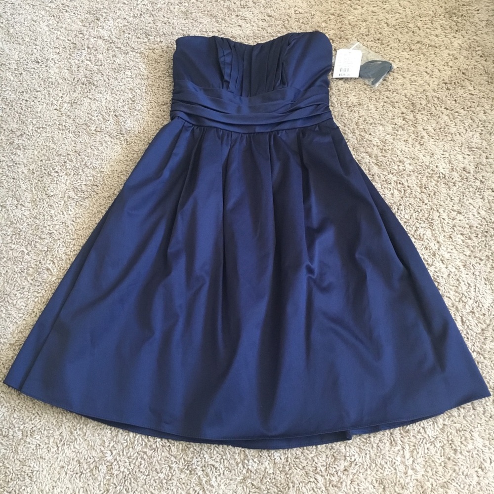 Gorgeous party dress David’s bridal color: Marine